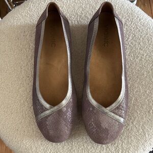 Vionic Carroll Lavender Ballet Flats